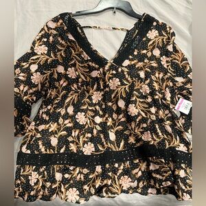 DR2 Black Tunic with Black and Tan Floral Print Size L